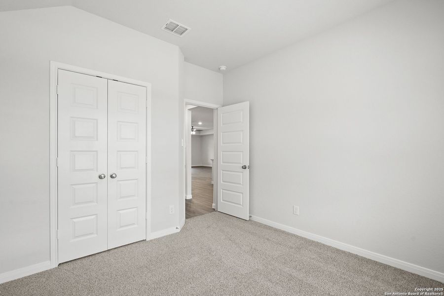 Spacious, unfurnished interior of a new home in Swenson Heights, Seguin (Image 14).