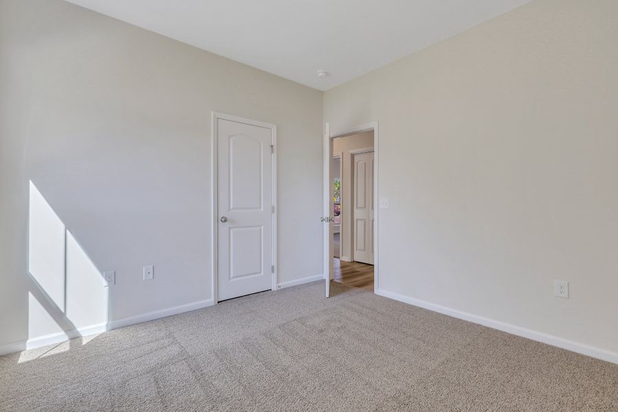 Hampton – Bedroom 2 with Closet Hampton – Bedroom 2 with Closet