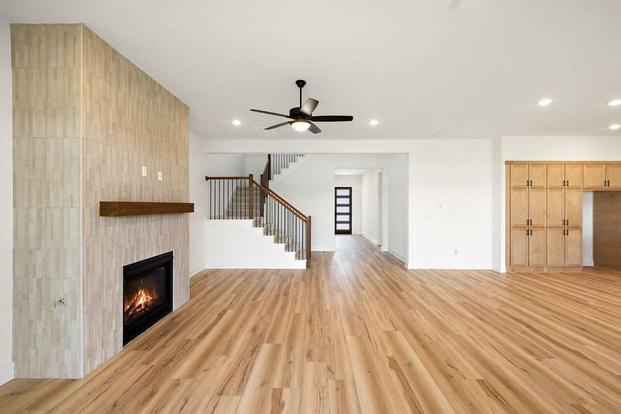 Spacious, unfurnished interior of a new home in Lariat, Liberty Hill (Image 35).