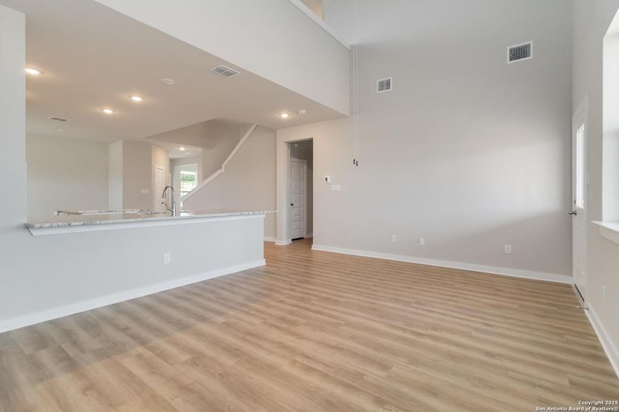 Spacious, unfurnished interior of a new home in Hunters Ranch, San Antonio (Image 9). Spacious, unfurnished interior of a new home in Hunters Ranch, San Antonio (Image 9).