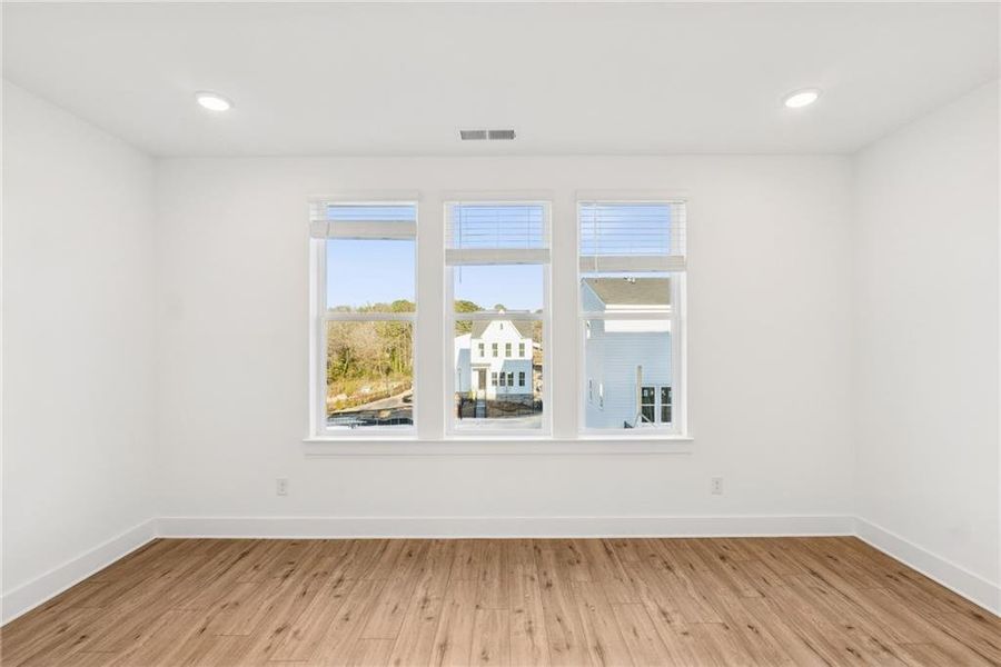 Spacious, unfurnished interior of a new home in Celesta, Scottdale (Image 15).