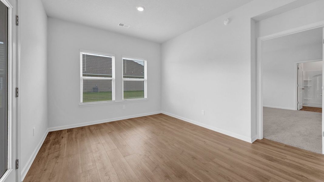 Representative unfurnished interior of a home built from the Mason by D.R. Horton in Hedge Rose, Somerville (Image 18).