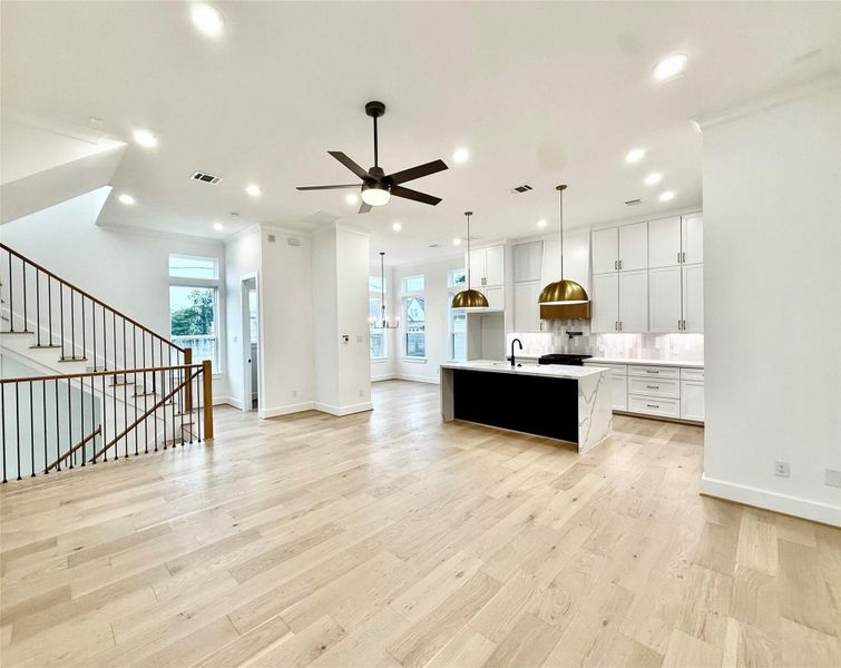 Spacious, unfurnished interior of a new home in , Houston (Image 24).