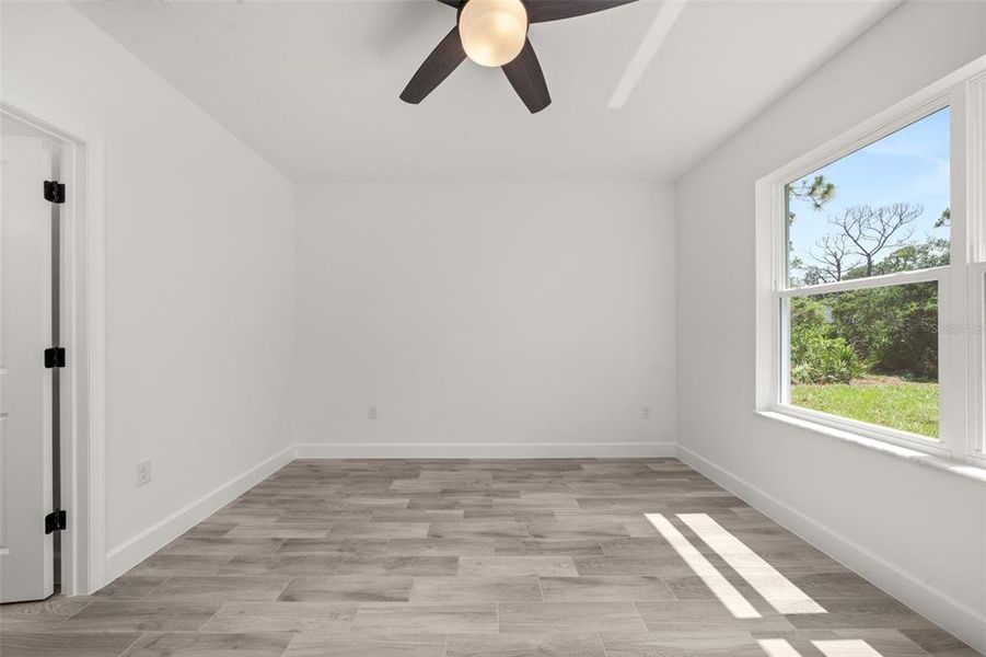 Spacious, unfurnished interior of a new home in , Sebring (Image 42).