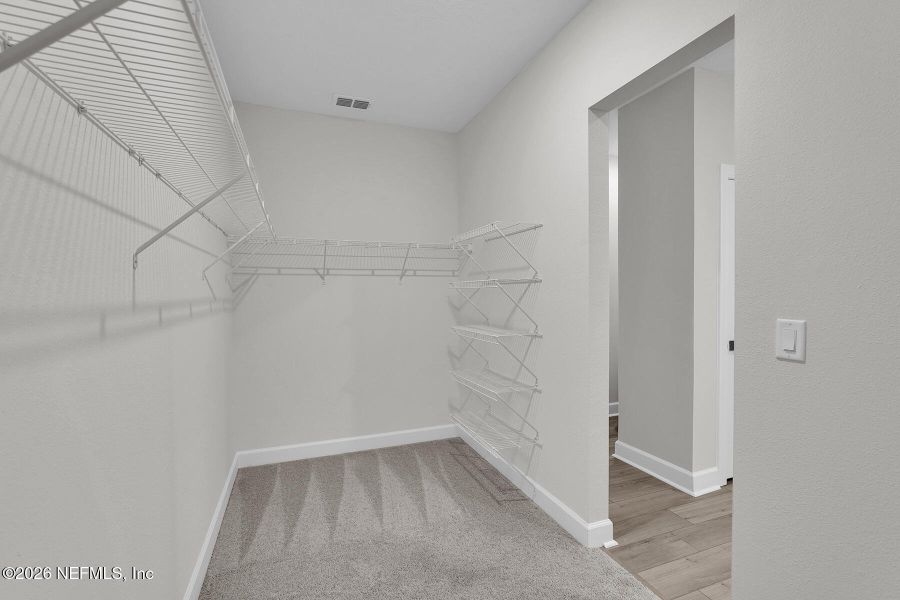 Spacious, unfurnished interior of a new home in , Jacksonville (Image 19).