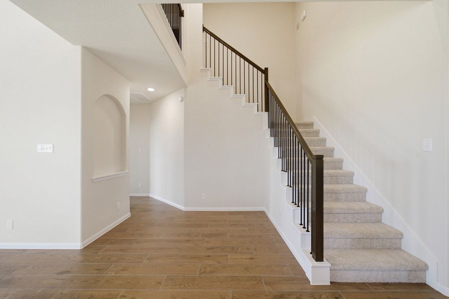 Spacious, unfurnished interior of a new home in Wildrye, Waller (Image 26).