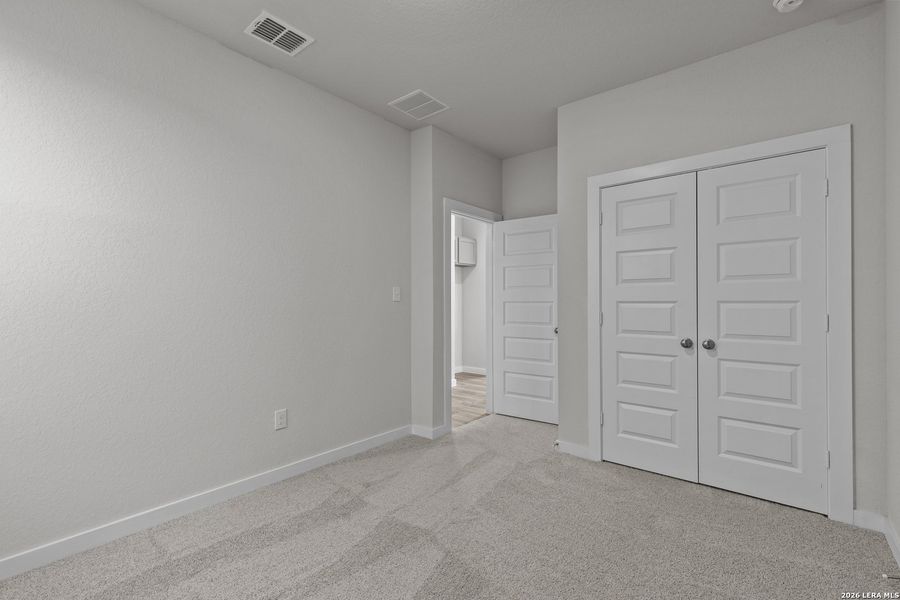 Spacious, unfurnished interior of a new home in Mesa Vista, San Antonio (Image 12).