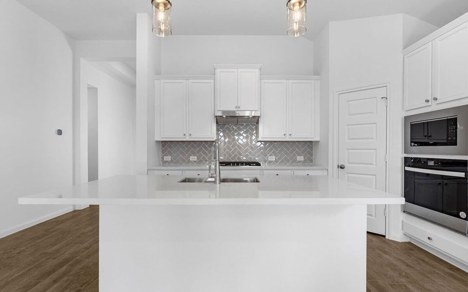 Representative furnished interior of a home built from the Suffolk by Brookfield Residential in 50' Traditional Homes at Elyson, Katy (Image 4). Representative furnished interior of a home built from the Suffolk by Brookfield Residential in 50' Traditional Homes at Elyson, Katy (Image 4).