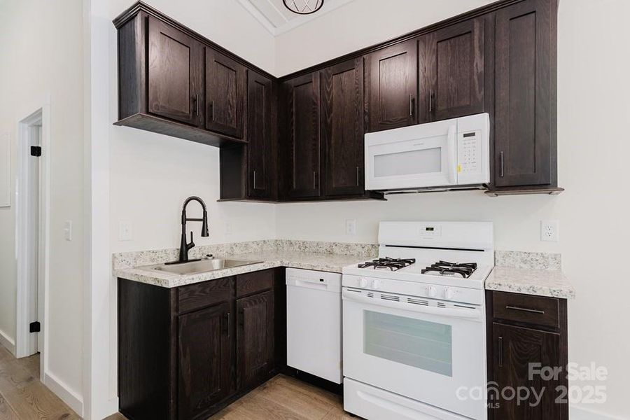 Image 14 of a home in .