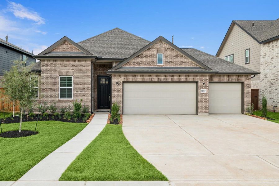 Charming Warren home design with elevation RA built by K. Hovnanian Homes in beautiful Harvest Pointe. Charming Warren home design with elevation RA built by K. Hovnanian Homes in beautiful Harvest Pointe.