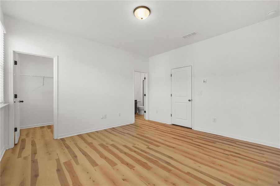 Spacious, unfurnished interior of a new home in , Atlanta (Image 31).