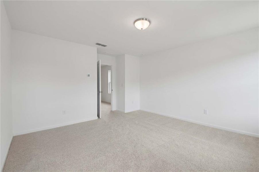 Spacious, unfurnished interior of a new home in Laurelwood, Douglasville (Image 12).
