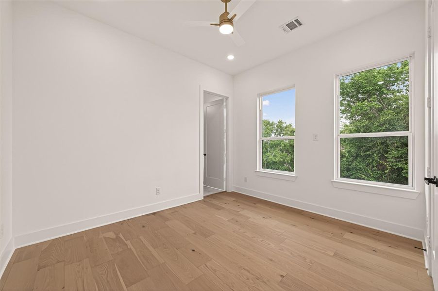 Spacious, unfurnished interior of a new home in , Houston (Image 26).