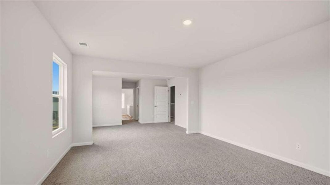 Spacious, unfurnished interior of a new home in Bridle Creek, Locust Grove (Image 25).