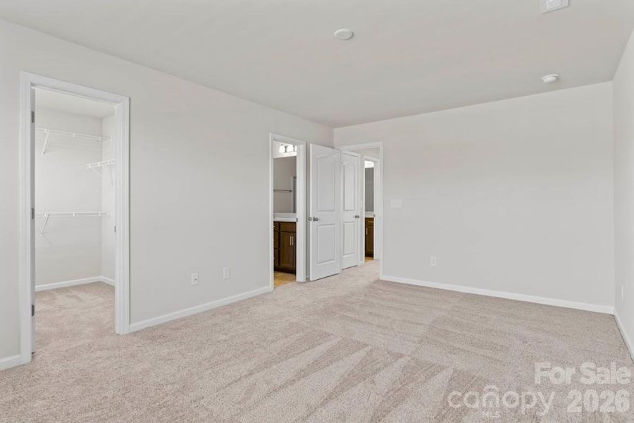 Spacious, unfurnished interior of a new home in Sierra Ridge, Gastonia (Image 17).