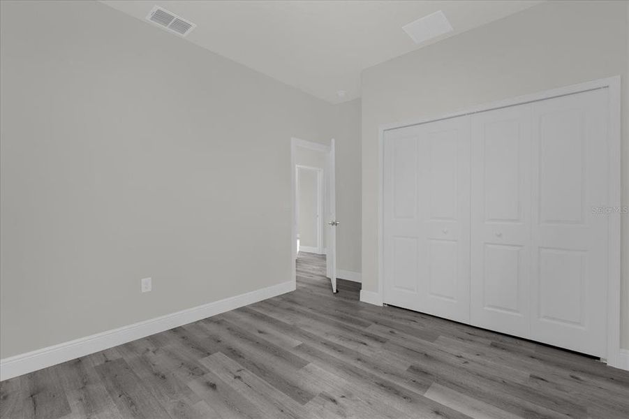 Spacious, unfurnished interior of a new home in , Dunnellon (Image 27).
