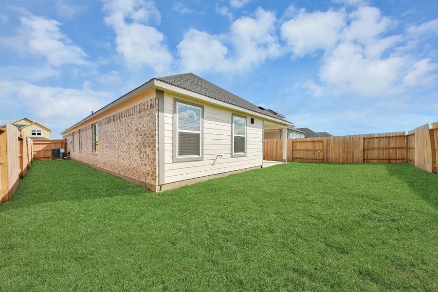 Explore the expansive backyard with its inviting covered patio—a perfect blend of space for the kids to play and adults to unwind. Ideal for creating your outdoor oasis, this backyard accommodates patio furniture, a BBQ pit, and endless possibilities for leisure and entertainment.