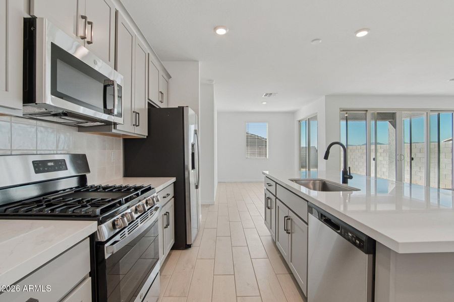 10-web-or-mls-W Bajada Rd-S2802-010