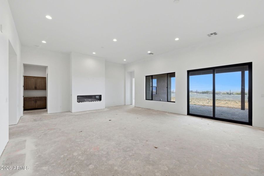 8-Living Room (2) 8-Living Room (2)