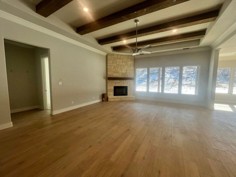 Spacious, unfurnished interior of a new home in Eagle Ridge Estates, Weatherford (Image 8).