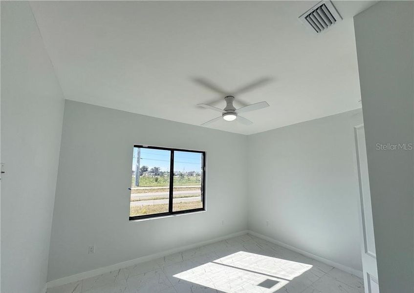 Spacious, unfurnished interior of a new home in , Cape Coral (Image 19).