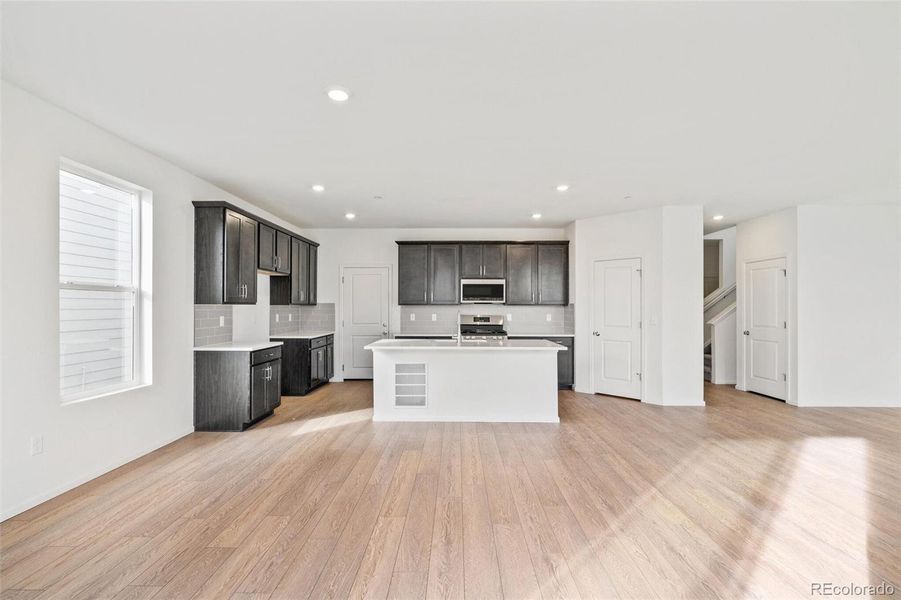 Spacious, unfurnished interior of a new home in Turnberry, Commerce City (Image 26).