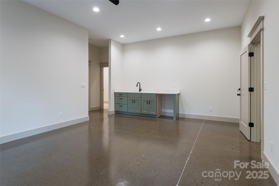 Spacious, unfurnished interior of a new home in , Asheville (Image 32). Spacious, unfurnished interior of a new home in , Asheville (Image 32).