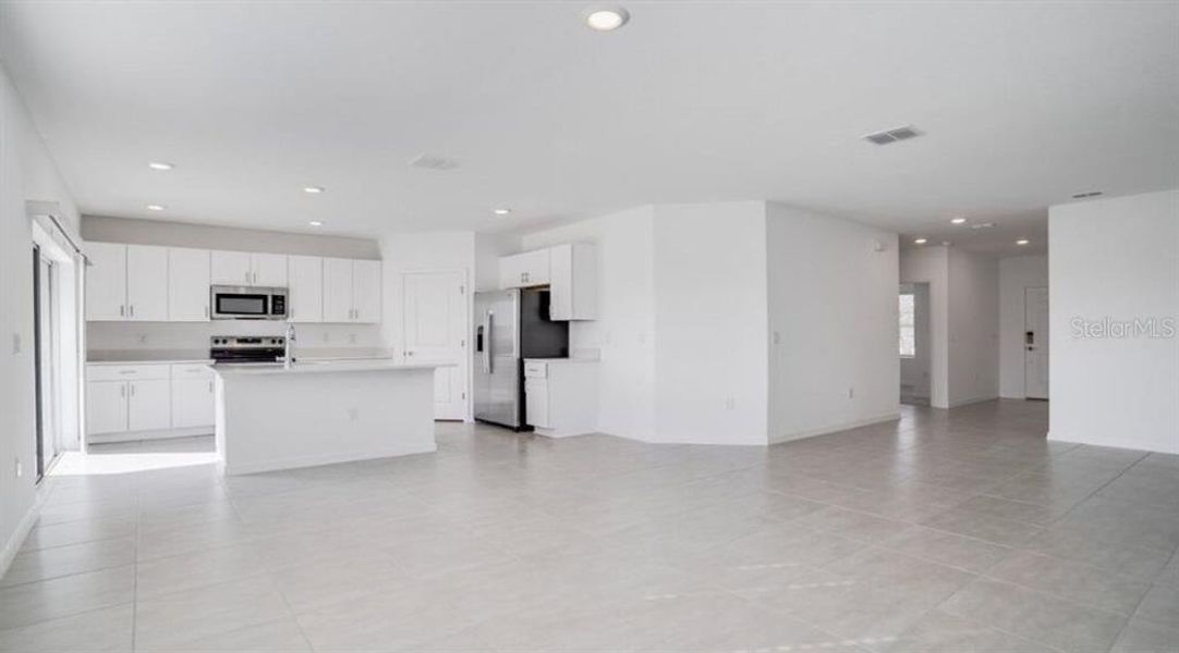 Spacious, unfurnished interior of a new home in Scenic Terrace, Lake Hamilton (Image 17). Spacious, unfurnished interior of a new home in Scenic Terrace, Lake Hamilton (Image 17).