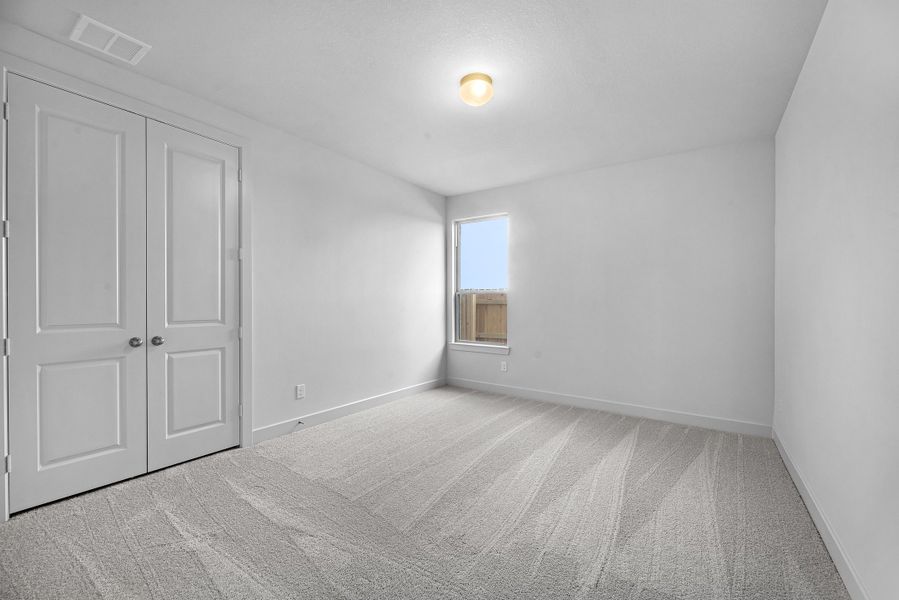 Spacious, unfurnished interior of a new home in Jordan Ranch, Katy (Image 9).