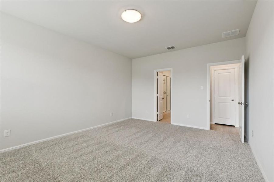 Spacious, unfurnished interior of a new home in AnaCapri, Anna (Image 20).