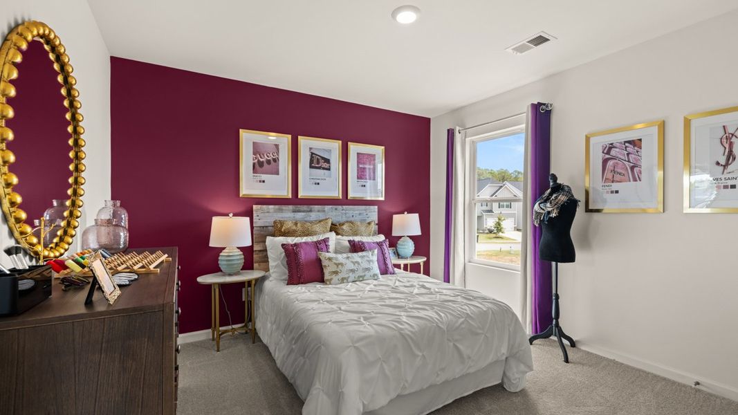 Representative furnished interior of a home built from the Robie by D.R. Horton in Kingston Ranch at Lake Oconee, Buckhead (Image 19).