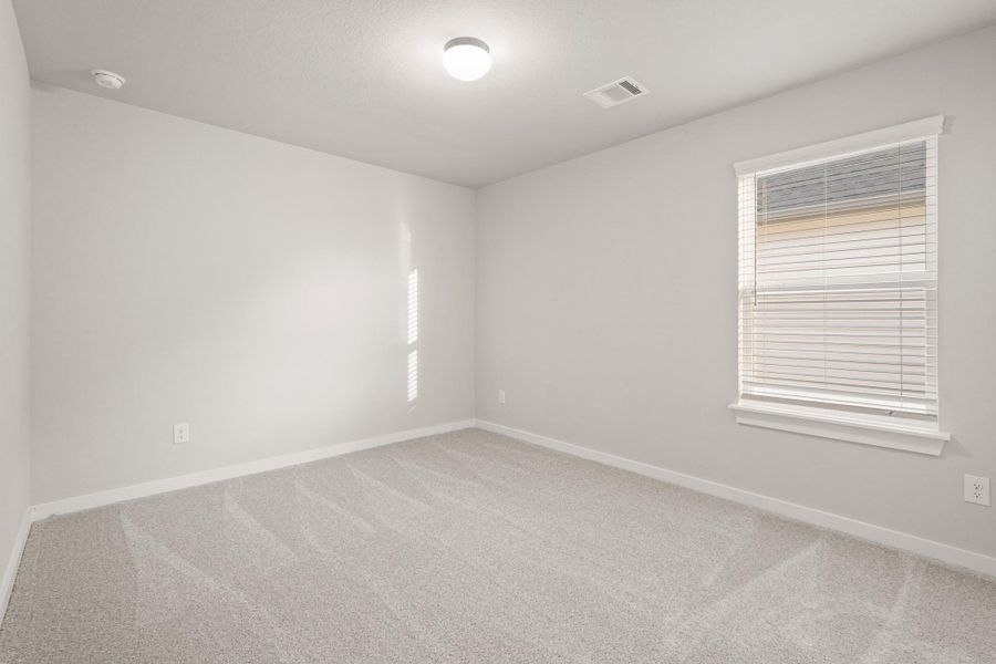 Spacious, unfurnished interior of a new home in Morton Creek Ranch, Katy (Image 9).