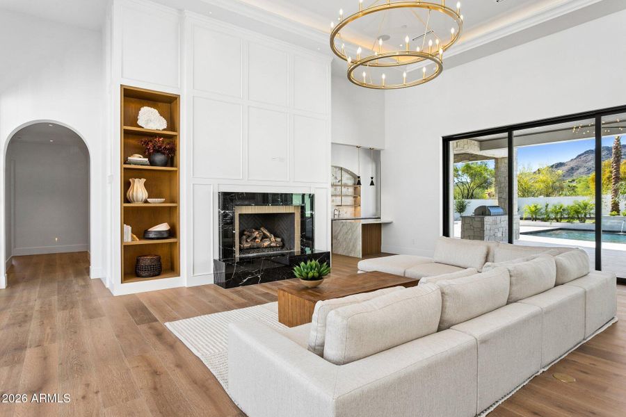 10-web-or-mls-6610-n-mountain-view-rd