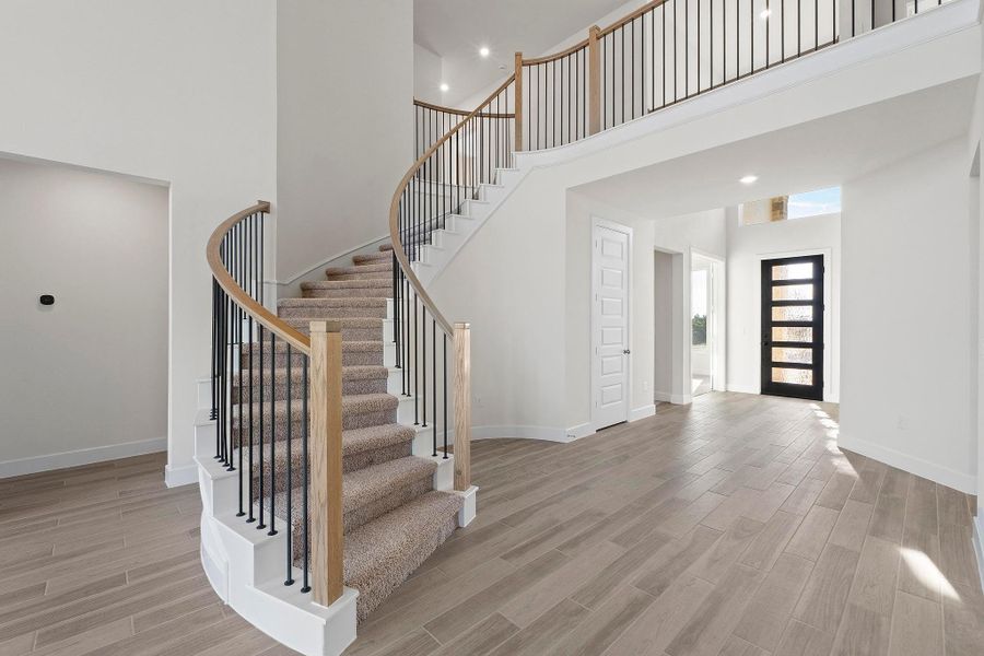 Spacious, unfurnished interior of a new home in Lariat, Liberty Hill (Image 37).