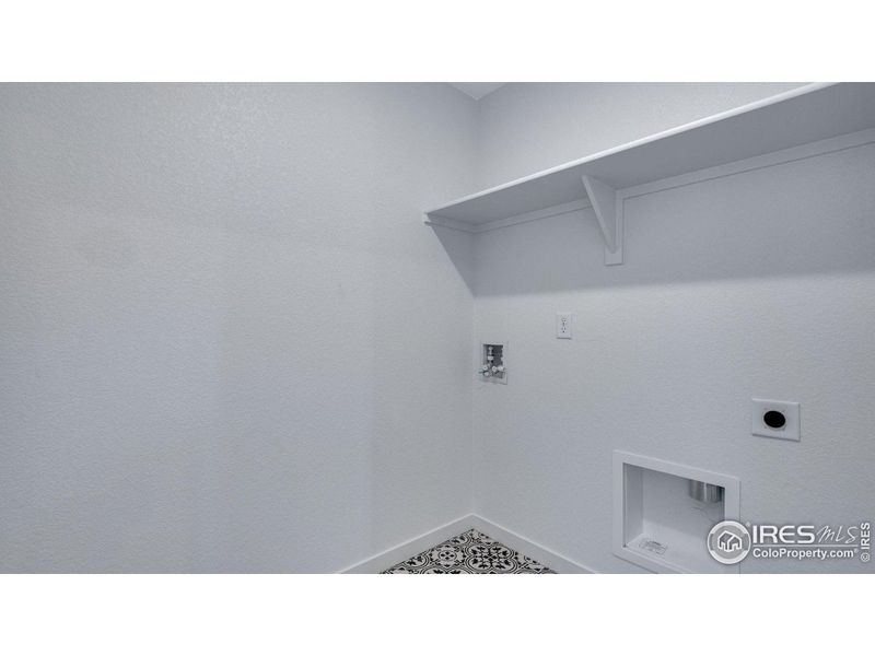 Spacious, unfurnished interior of a new home in Vista Meadows, Fort Lupton (Image 43).