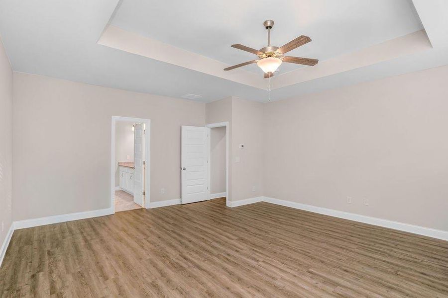 Spacious, unfurnished interior of a new home in , Haddock (Image 42).