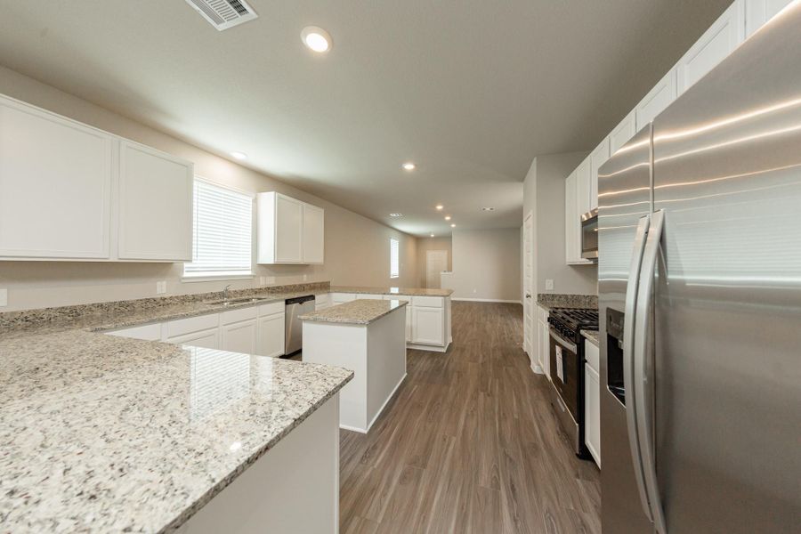 Furnished interior view inside a new home in Cliffstone Hills, Conroe (Image 7).