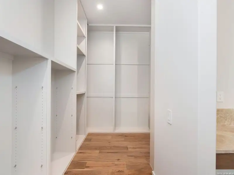 Spacious, unfurnished interior of a new home in , San Antonio (Image 33).