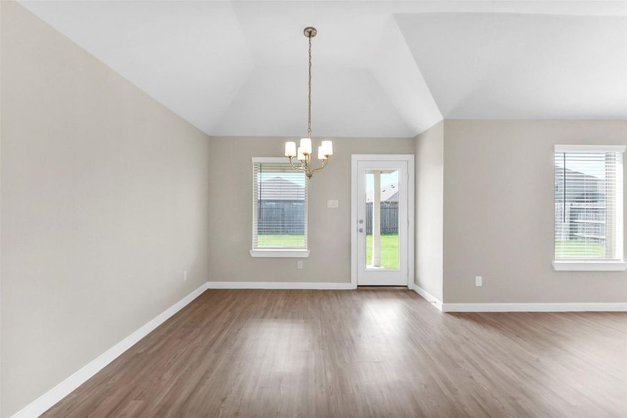 Spacious, unfurnished interior of a new home in Southwinds, Baytown (Image 16).