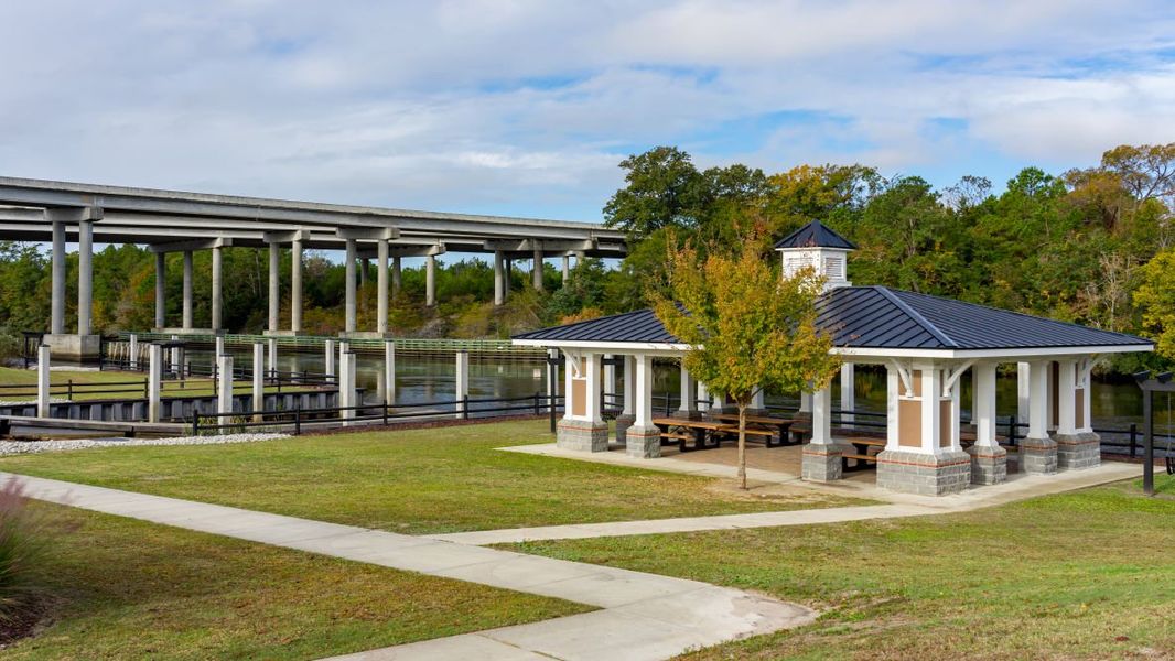 Community amenities in Eden Springs, Longs (Image 14).