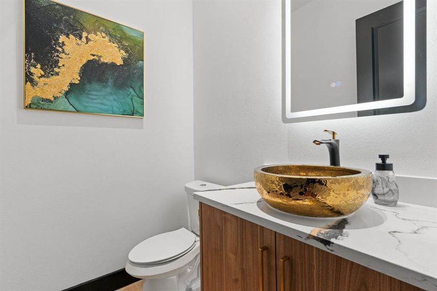 Furnished interior view inside a new home in , Dallas (Image 30).