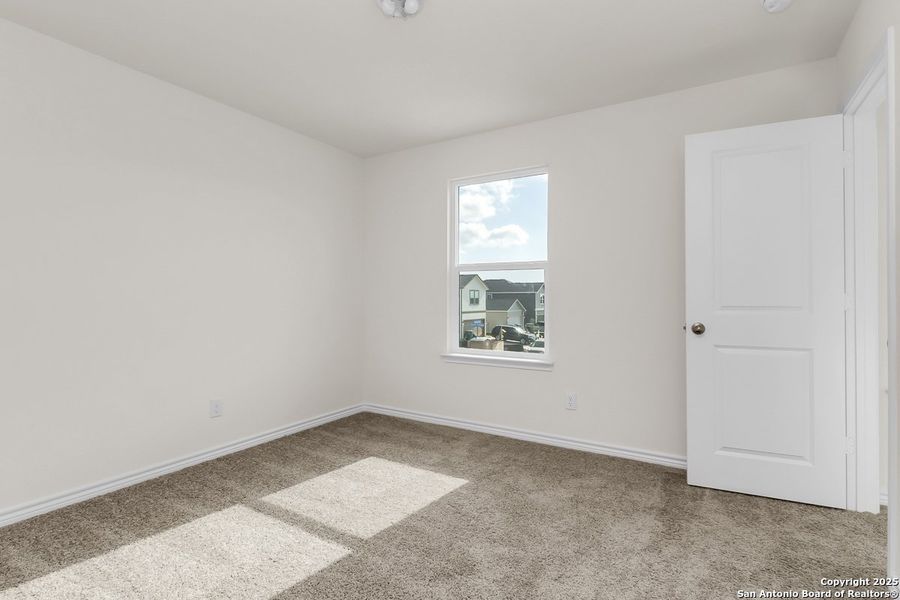 Spacious, unfurnished interior of a new home in Medina Crossing, Von Ormy (Image 10).