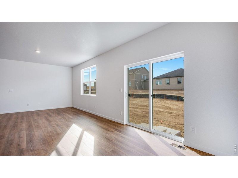 Spacious, unfurnished interior of a new home in Lakeside Canyon, Mead (Image 25). Spacious, unfurnished interior of a new home in Lakeside Canyon, Mead (Image 25).
