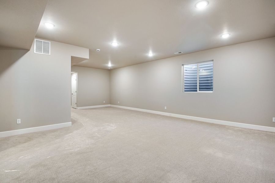Spacious, unfurnished interior of a new home in Sterling Ranch, Littleton (Image 30). Spacious, unfurnished interior of a new home in Sterling Ranch, Littleton (Image 30).