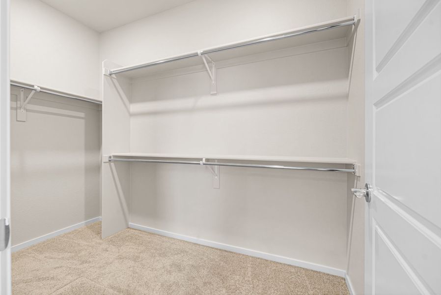 Spacious, unfurnished interior of a new home in Wolf Creek Run West, Strasburg (Image 17).