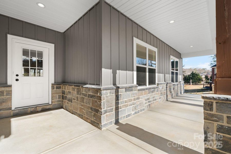 Image 47 of a home in .