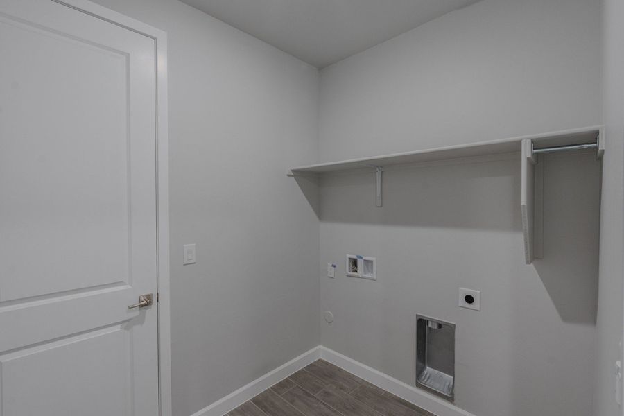 Spacious, unfurnished interior of a new home in Summer Sky North, El Paso (Image 33).