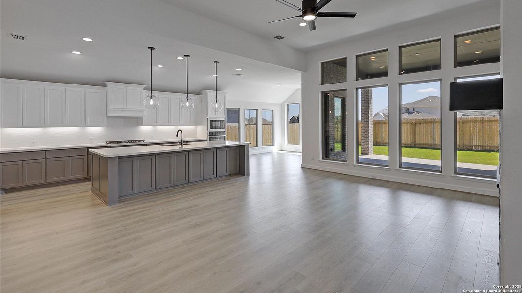 Spacious, unfurnished interior of a new home in Haby Hill 60', San Antonio (Image 27). Spacious, unfurnished interior of a new home in Haby Hill 60', San Antonio (Image 27).