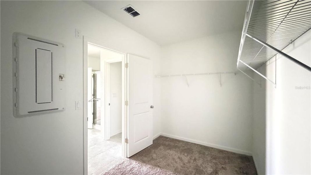 Spacious, unfurnished interior of a new home in Westview, Kissimmee (Image 25).