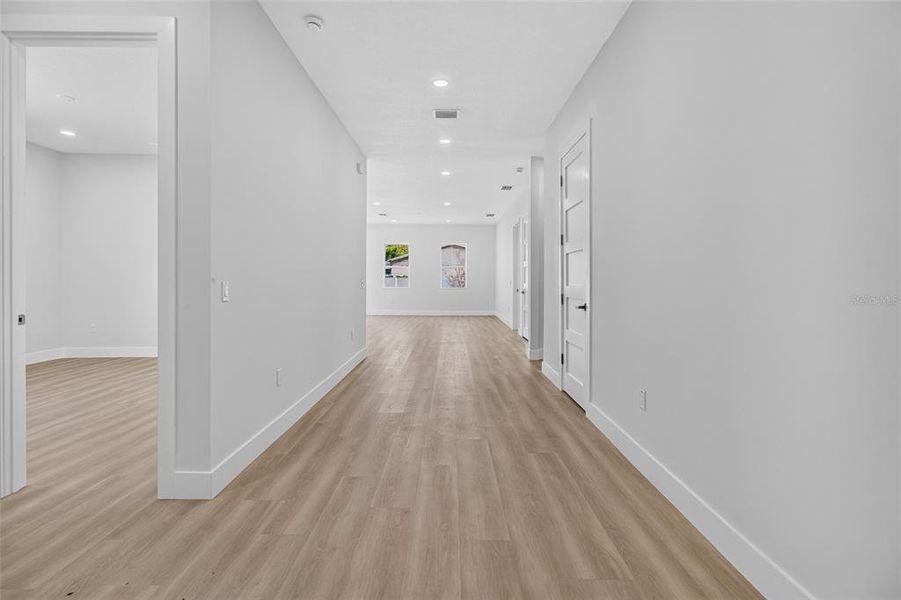 Spacious, unfurnished interior of a new home in , Pinellas Park (Image 26).